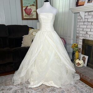 Vera Wang organza sweetheart tulle wedding dress